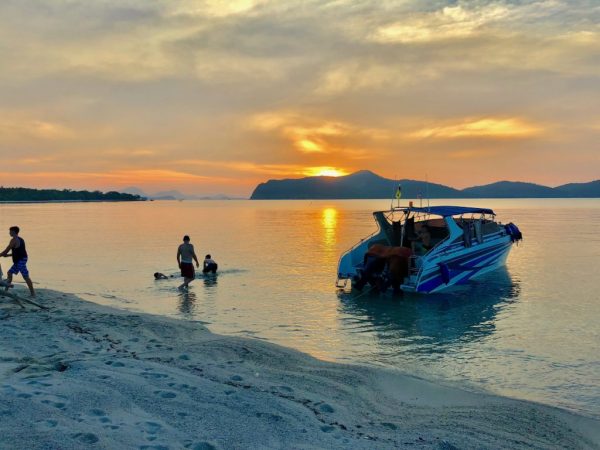 Sunset Romantic Private VIP Speedboat Honeymoon Package