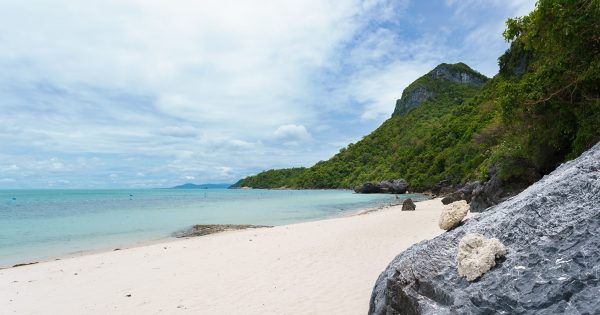 Luxury Yacht Angthong National Marine Park