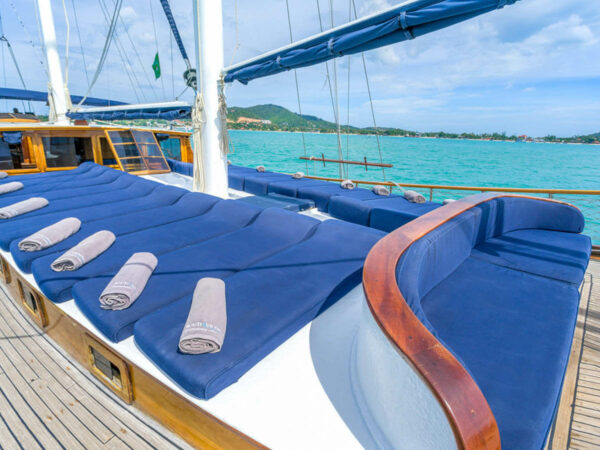 Luxury Yacht Islands Surrounding Koh Samui - Image 3