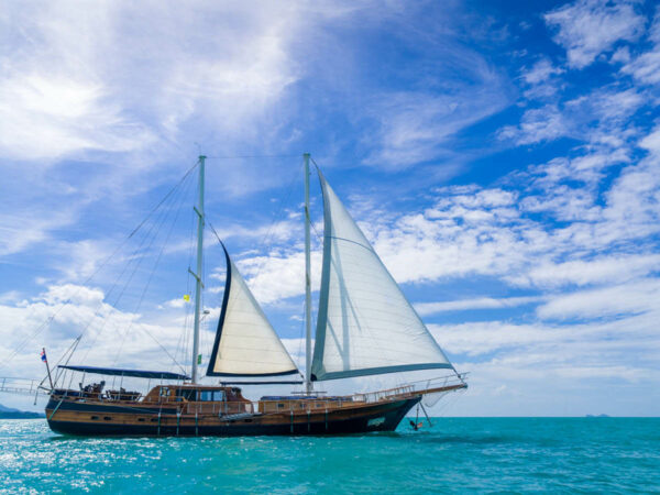 Luxury Yacht Islands Surrounding Koh Samui - Image 10