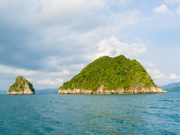 Luxury Yacht Islands Surrounding Koh Samui - Image 14