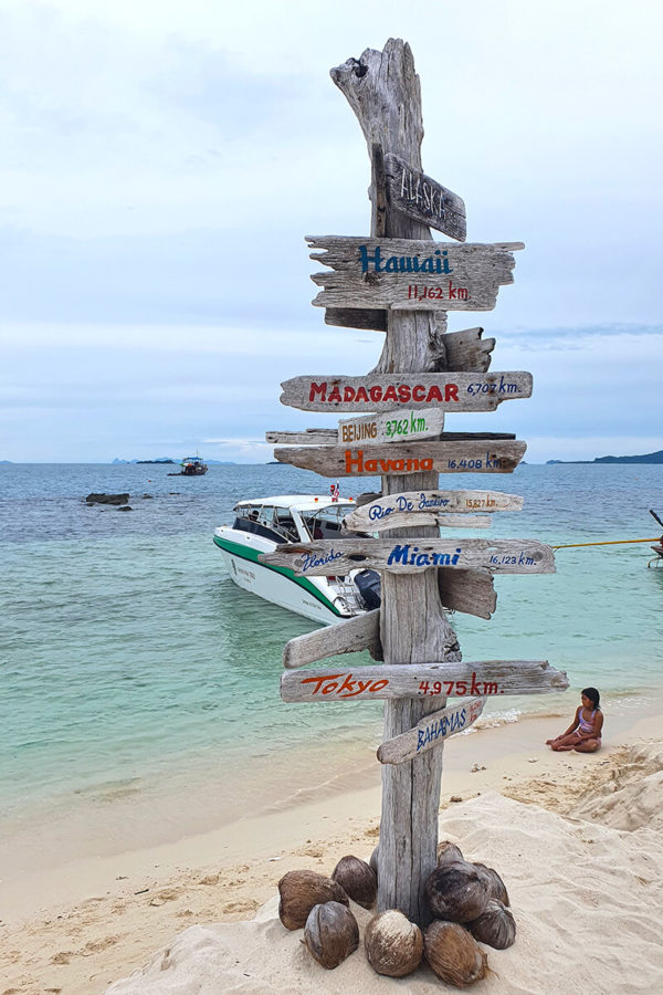 Koh Rap and Koh Taen Snorkeling Yacht Tour - Image 10