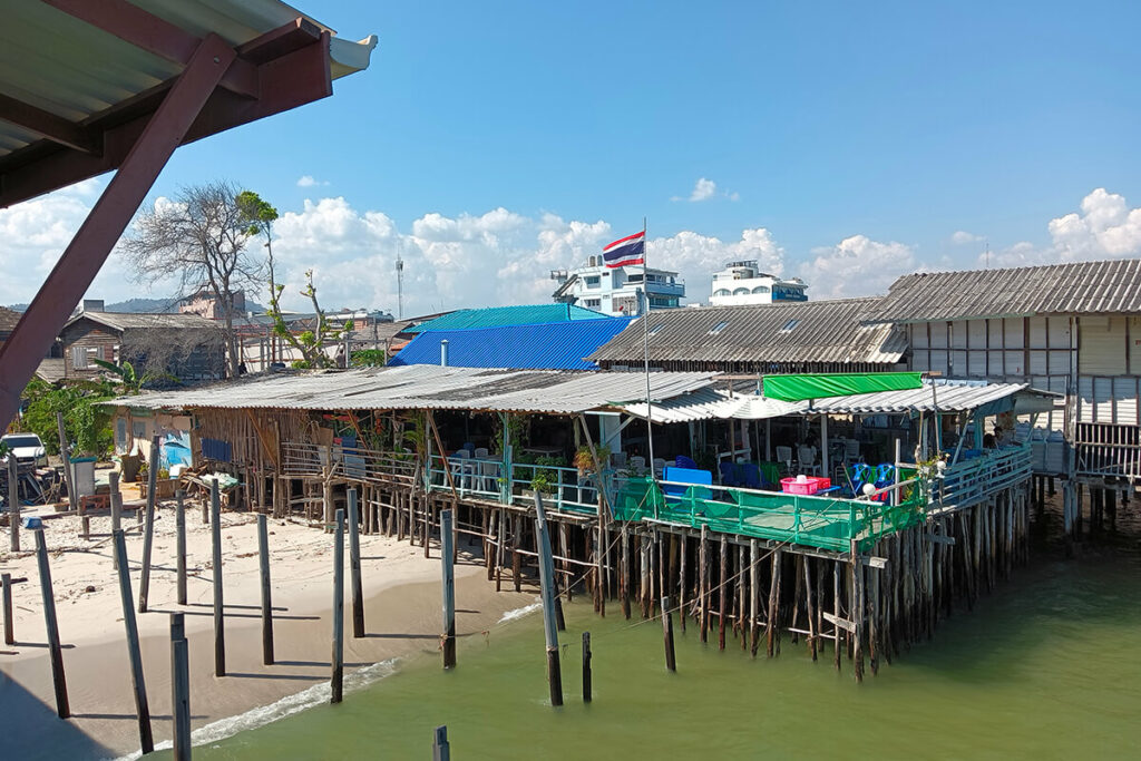 Saphan Pla Village, Seafood & Market