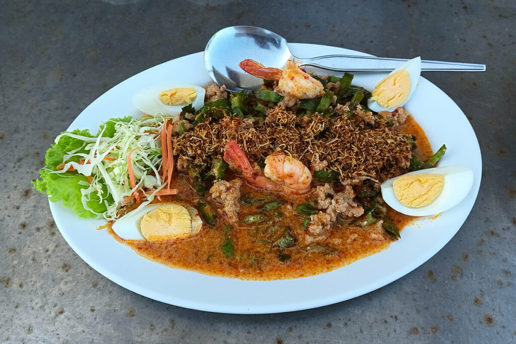 Saphan Pla Village, Seafood & Market