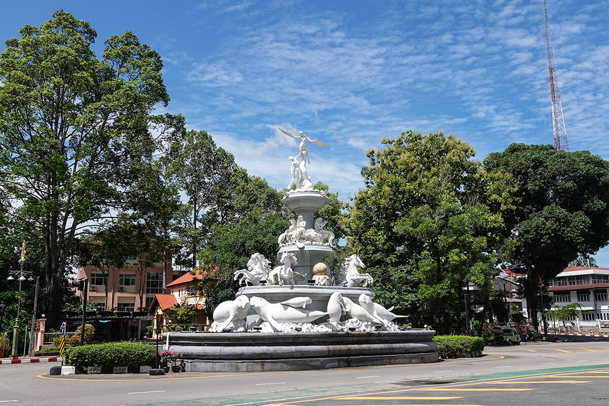 Dugong Roundabout Trang