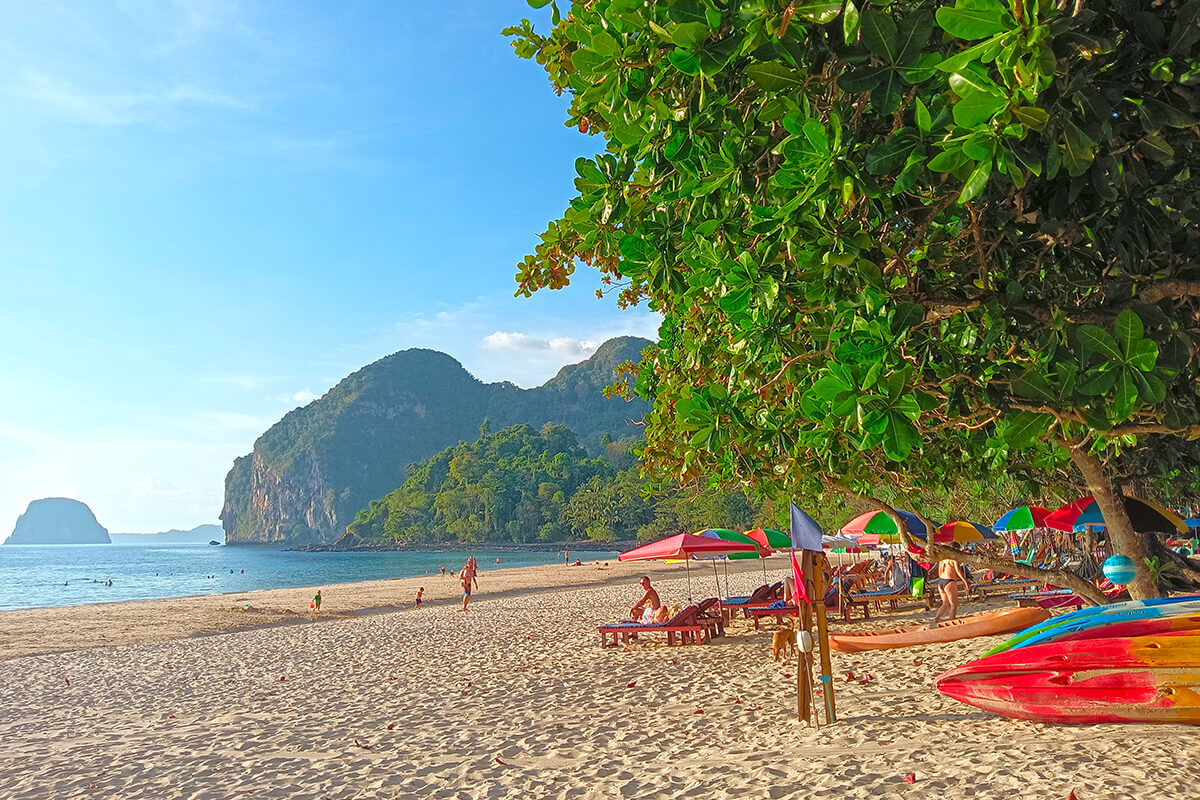 Farang beach Koh Mook