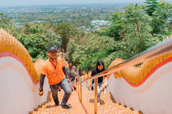 Insider Chiang Mai Vespa Tour - Image 6