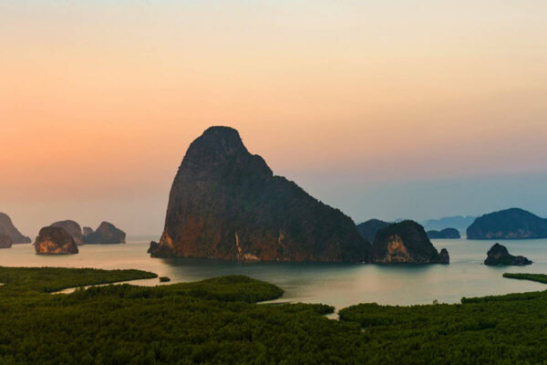 Luxury Yacht DJ Floating Tour Phuket - Image 11