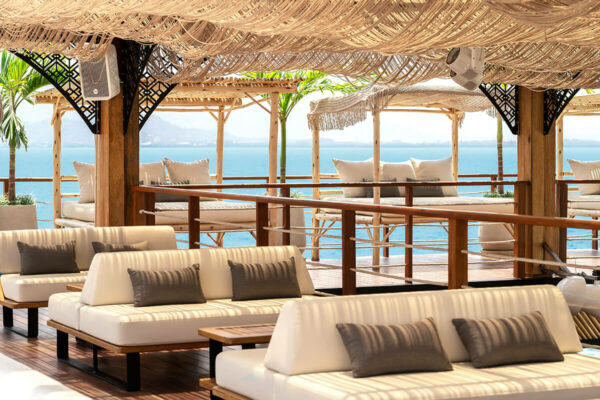 Yona Floating Beach Club Phuket - Image 10