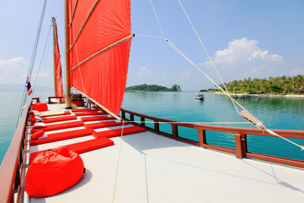 Private Charter Junk Yacht - Image 3