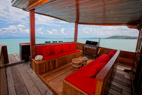 Private Charter Junk Yacht - Image 4