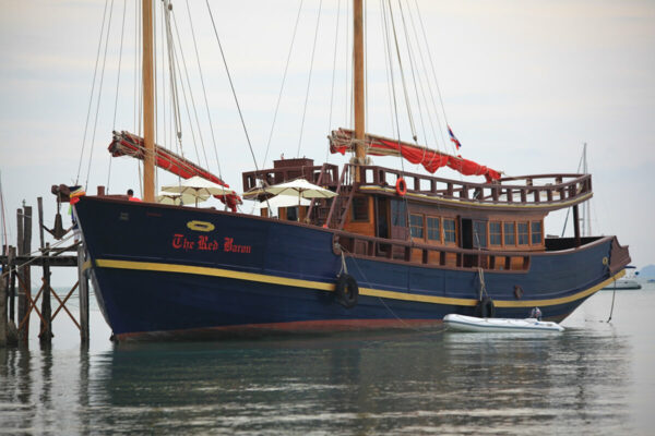 Private Charter Junk Yacht - Image 9