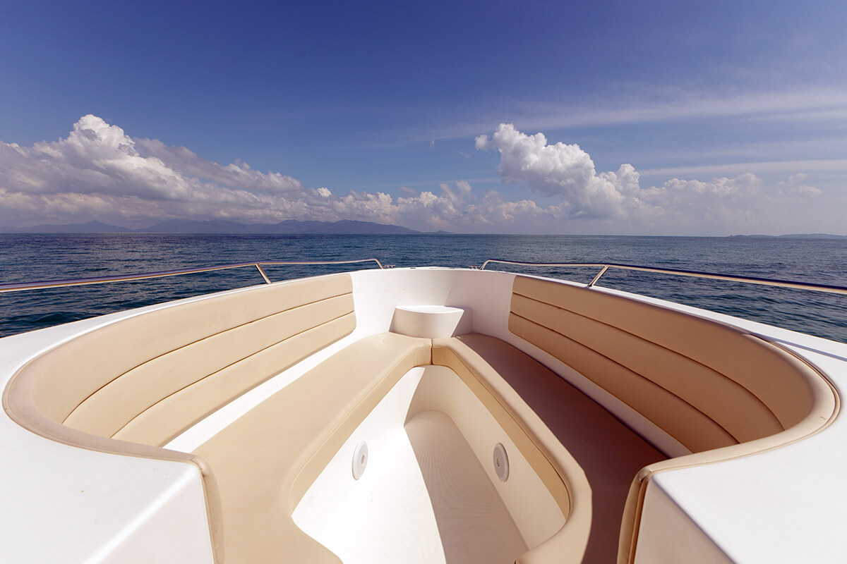 Luxury Private Twin-Engine Speedboat - Image 2