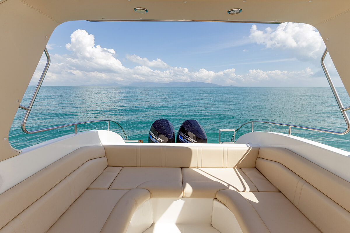 Luxury Private Twin-Engine Speedboat - Image 4